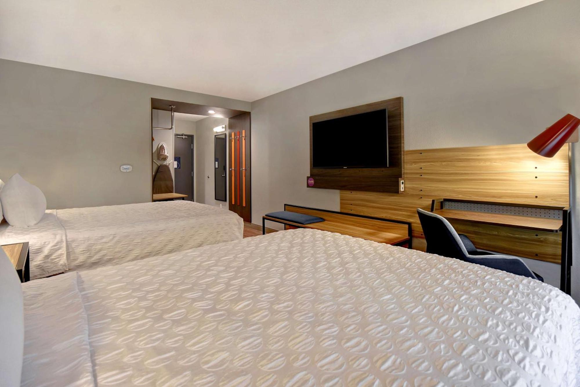 Hotel Tru By Hilton Dallas, Tx
